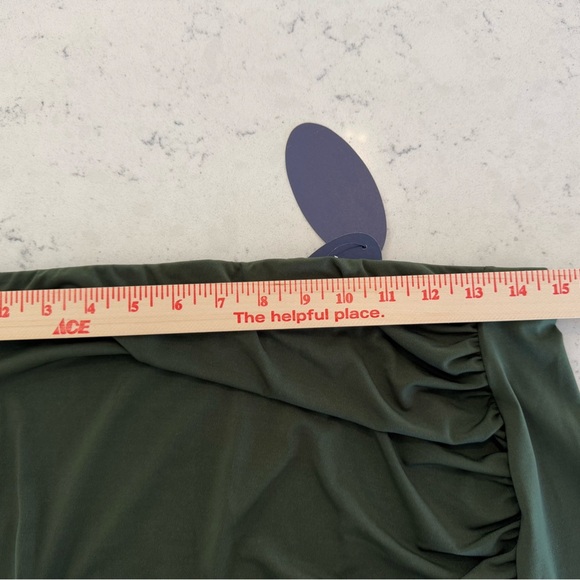 Scoop pull on stretch skirt size medium 8-10 green - Picture 8 of 9